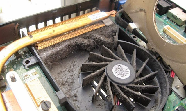 Clean the dust of laptop to stop the fan noise